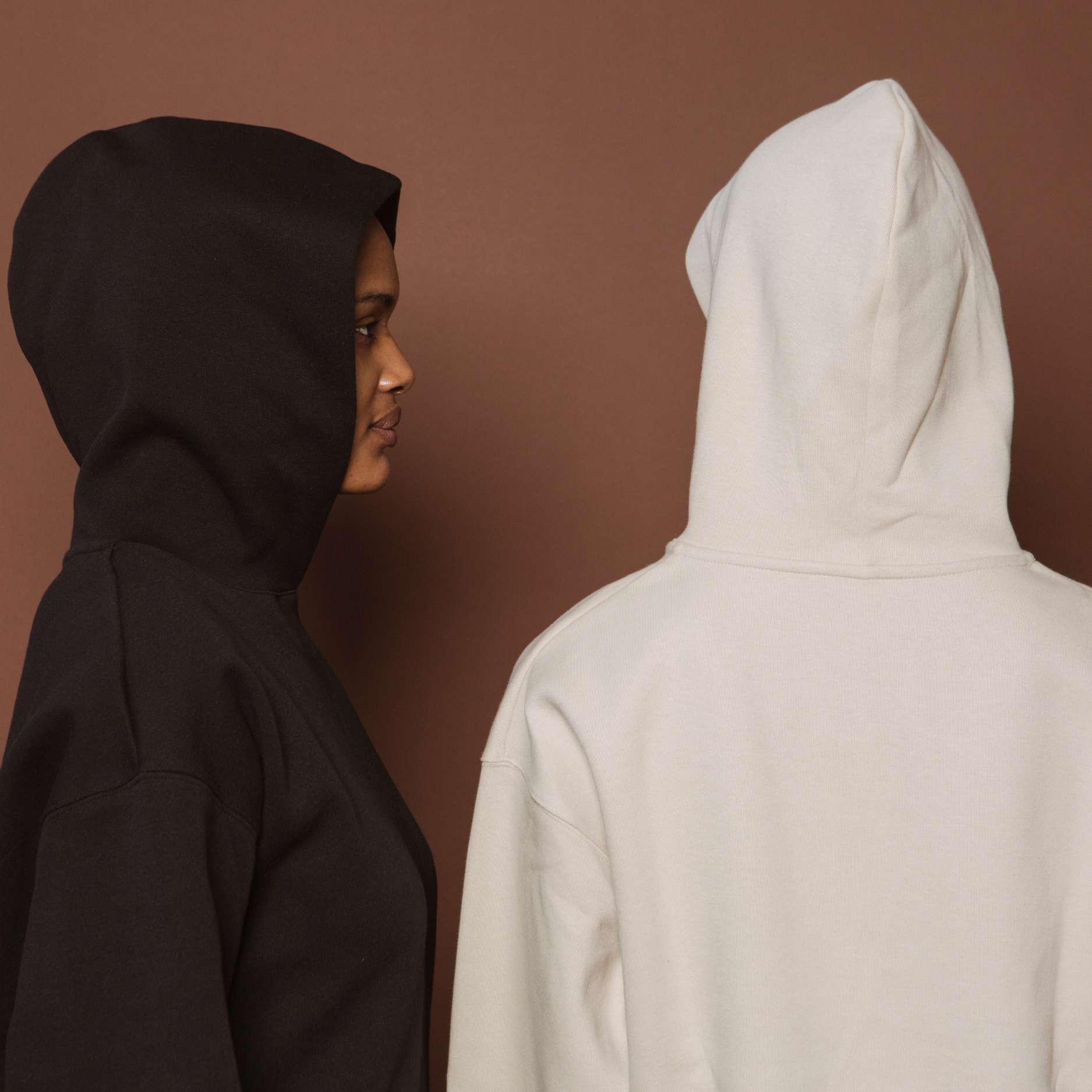 Prenda Trendy: Buzo Canguro Oversize 3 Prenda Trendy: Buzo Canguro Oversize - Imagen 3